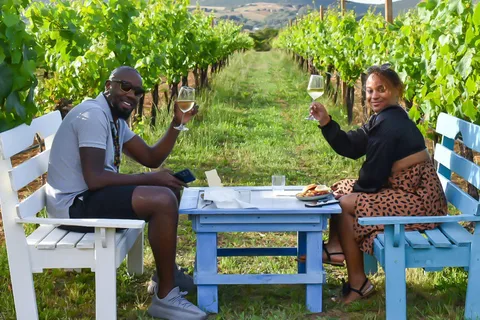 Alghero: wine tasting w/ local aperitif in the vineyard