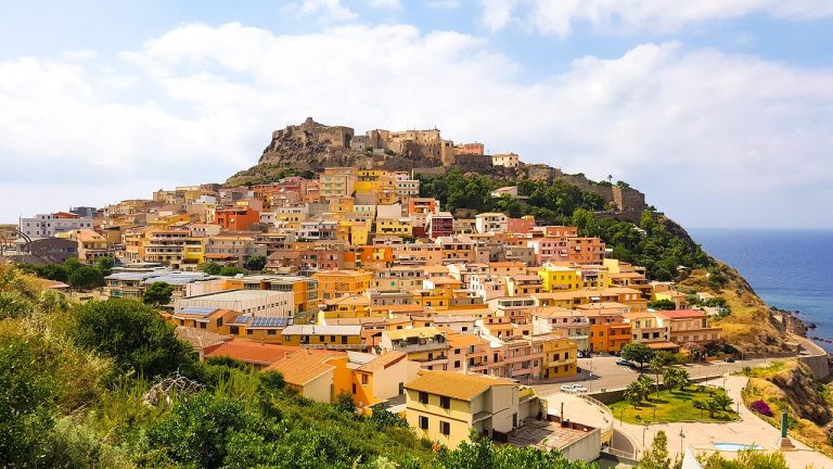 Must-See Places to Go Near Alghero